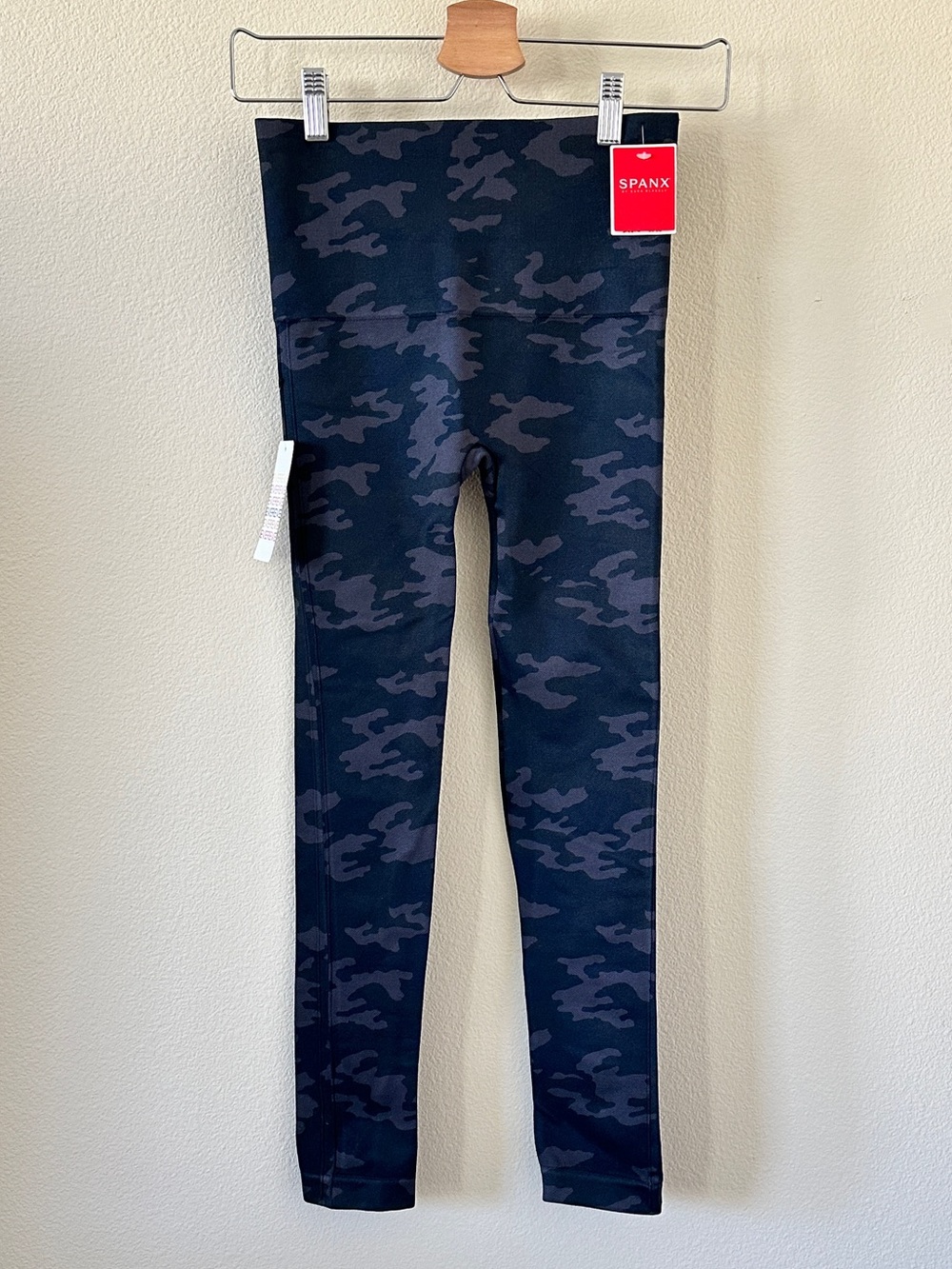 SPANX Black Gray Camo High Waisted Seamless Leggings Size M